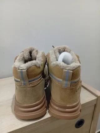 Botas Tácticas Puntera Acero Beige.