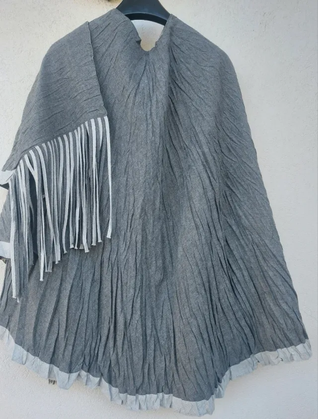 Sciarpa/mantella Peserico PME con frange