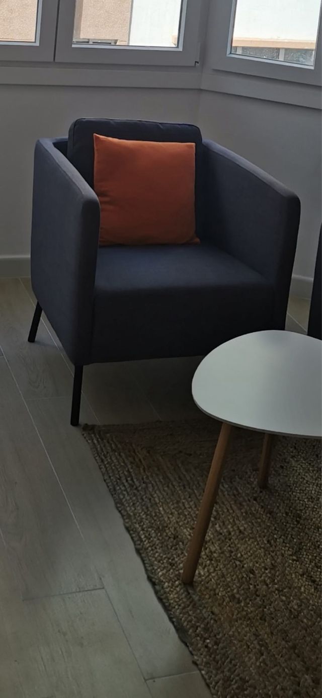 Sillón azul marino IKEA EKERO