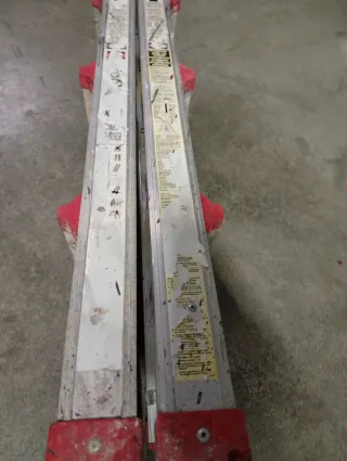 Escalera multiusos plegable