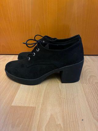 Zapatos de tacón negros