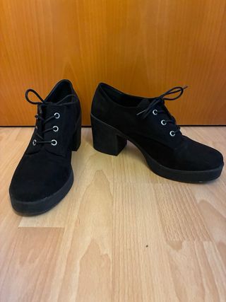 Zapatos de tacón negros