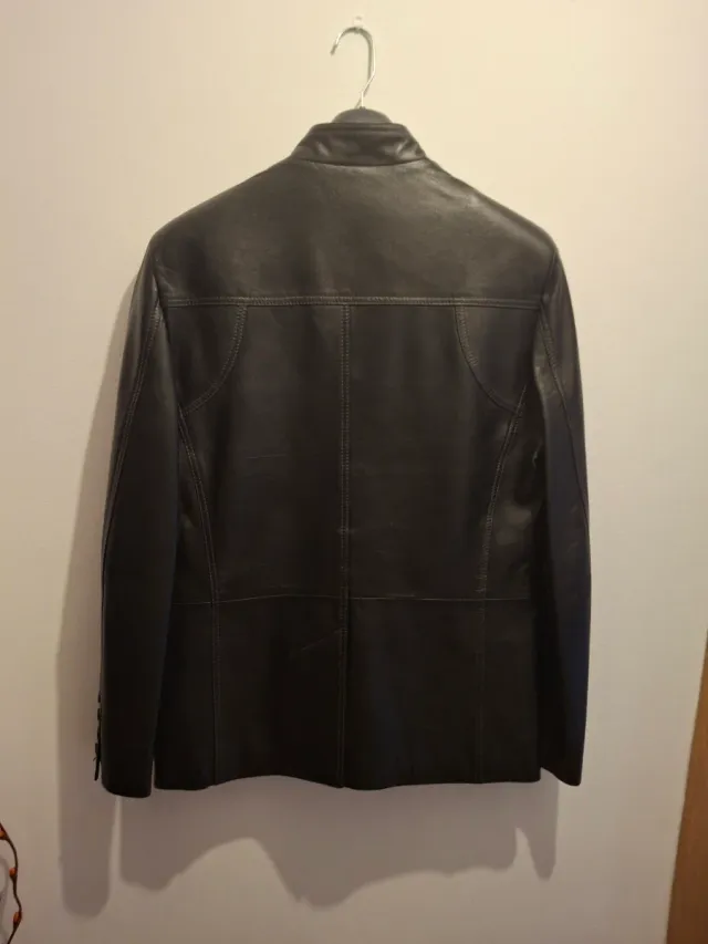 Chaqueta de Piel Negra Talla 48