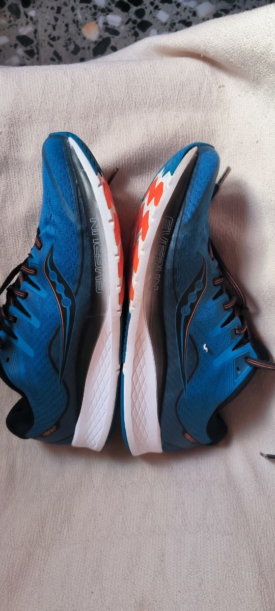 Zapatillas Saucony ISO 2 Hombre Azul/Negro.