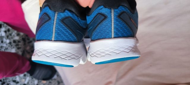 Zapatillas Saucony ISO 2 Hombre Azul/Negro.