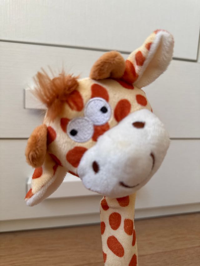 Jirafa parlanchina Ale-HOP. Nuevo con la etiqueta
