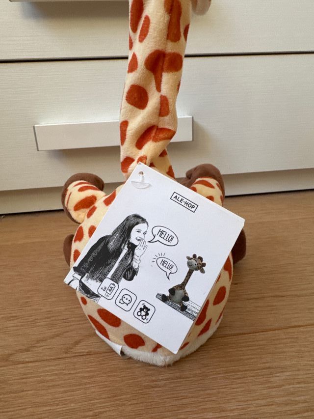 Jirafa parlanchina Ale-HOP. Nuevo con la etiqueta