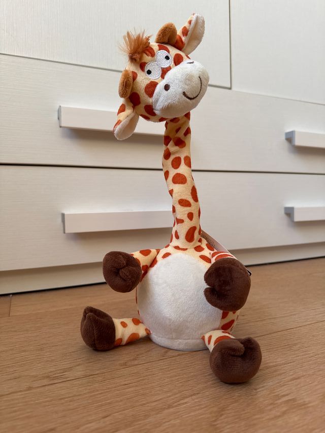 Jirafa parlanchina Ale-HOP. Nuevo con la etiqueta