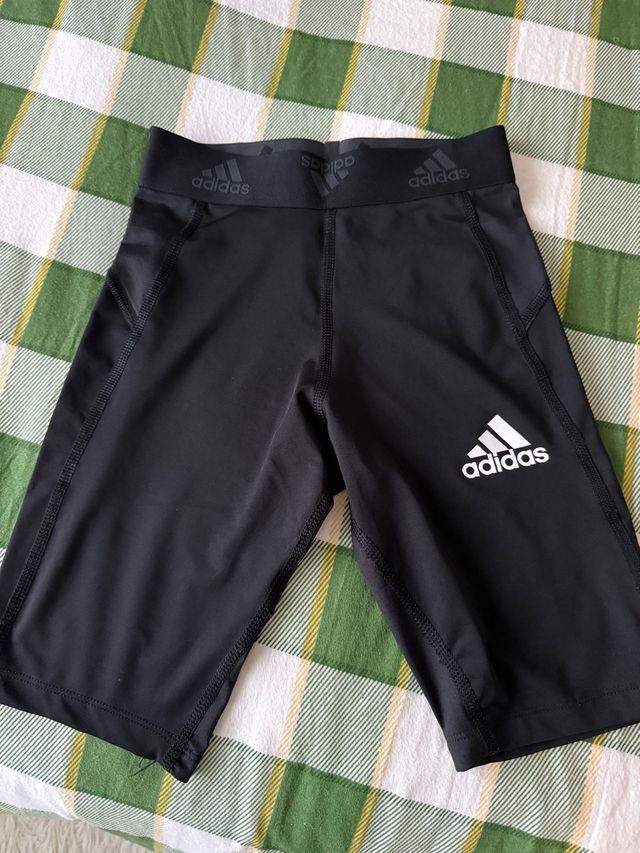 Mallas cortas deportivas Adidas negras