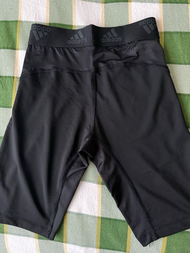 Mallas cortas deportivas Adidas negras