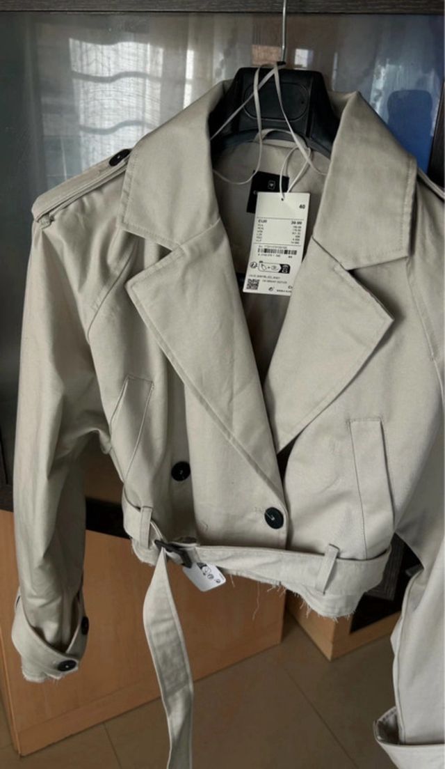 Trench corto C&A beige