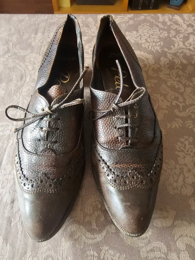 Zapatos de piel marrones talla 39