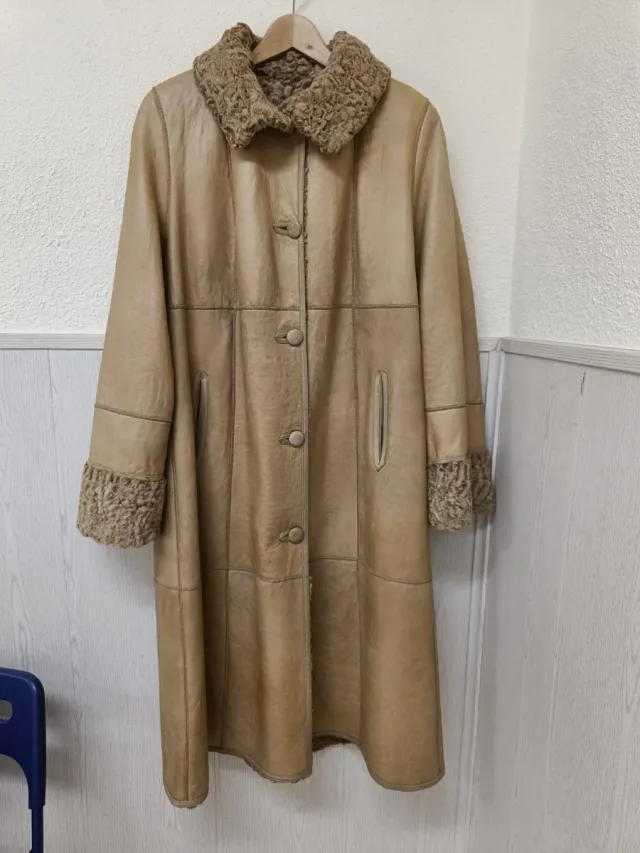 Abrigo reversible camel doble faz y astracán