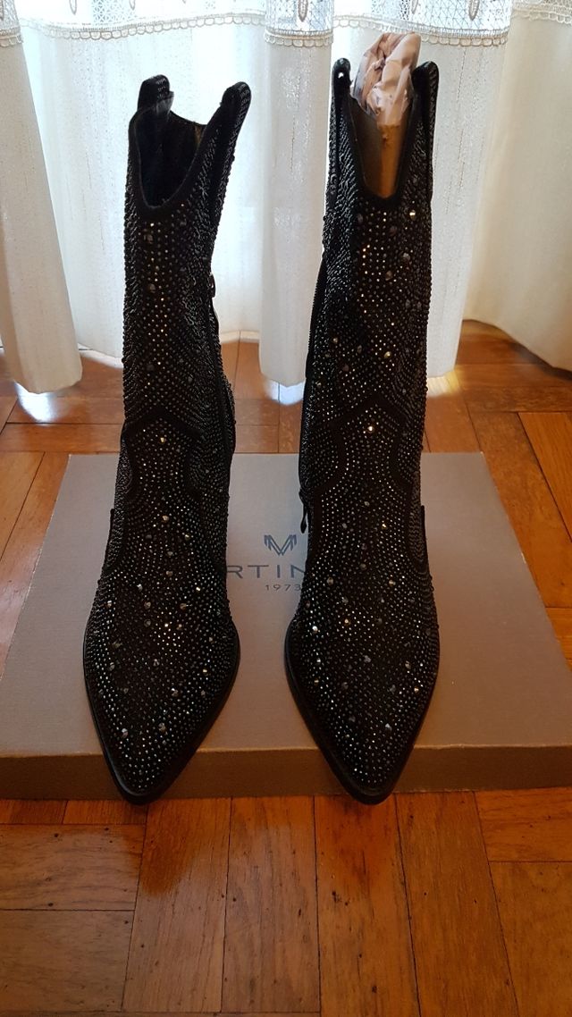 Bota LODI tachuelas negras y plateadas