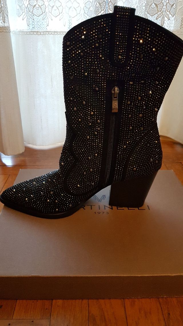 Bota LODI tachuelas negras y plateadas