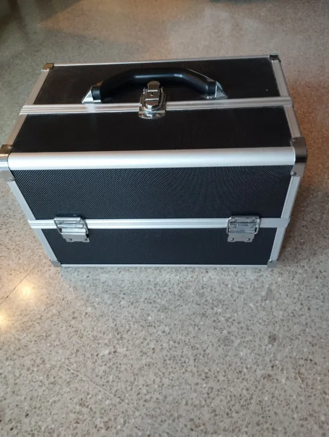 Maletín maquillaje profesional grande negro y plat