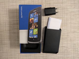 NOKIA LUMIA 610 – Scatola e presa USB originali