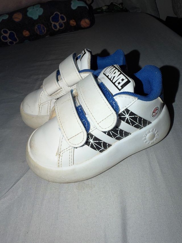 Zapatillas Adidas Marvel Spiderman Talla 23
