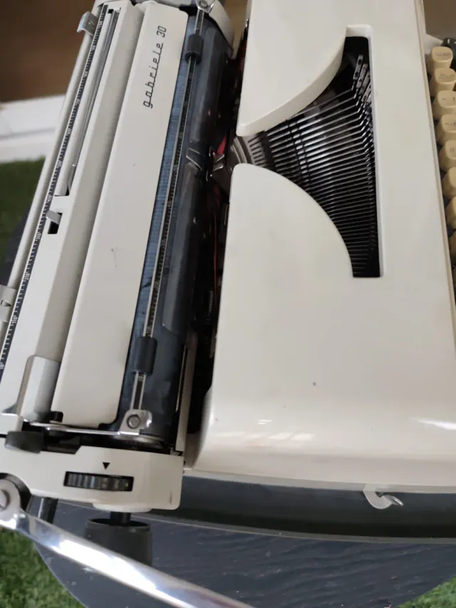 Máquina de escribir Triumph Gabriele 30