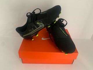 Botas de fútbol negras con tacos talla 36,5