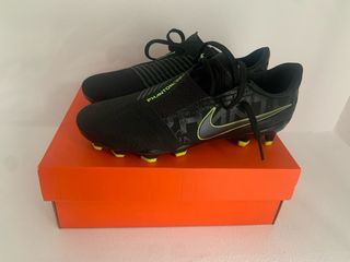 Botas de fútbol negras con tacos talla 36,5