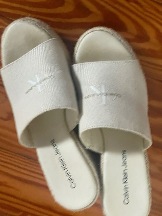 Cuñas Calvin Klein Beige Talla 38