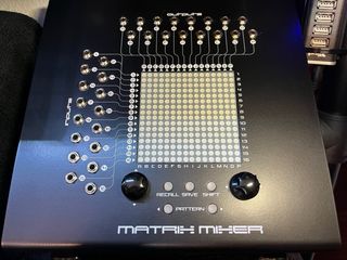 Modulare Eurorack. Matrix Mixer Erika Synth