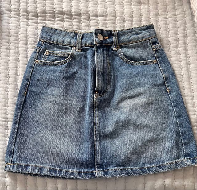 Falda vaquera con bolsillos