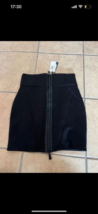 Falda Guess Negra Cremallera Delantera