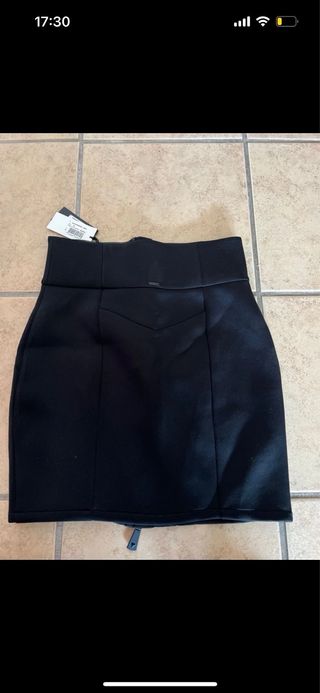 Falda Guess Negra Cremallera Delantera