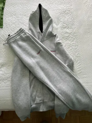 Conjunto chándal gris