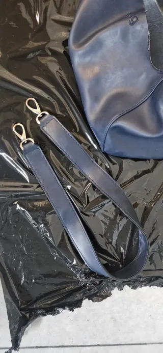 Borsa O bag blu e nera