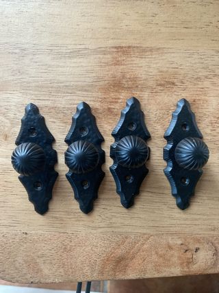 Maniglie nere per porte e armadi (4 pz)