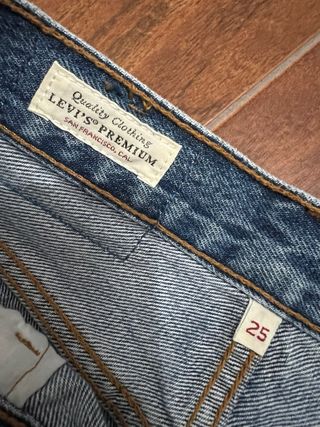 Gonna Levi's vita alta W25 (IT 38)