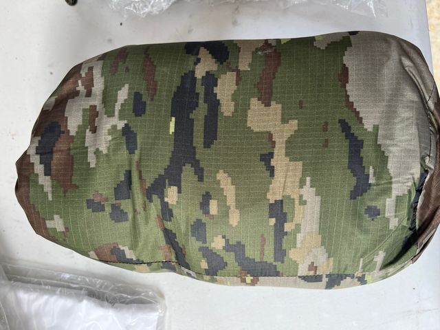 Manta americana boscosa pixelada