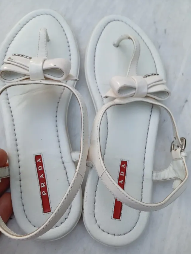 Sandali infradito Prada in pelle bianchi