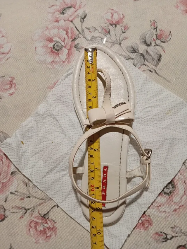 Sandali infradito Prada in pelle bianchi