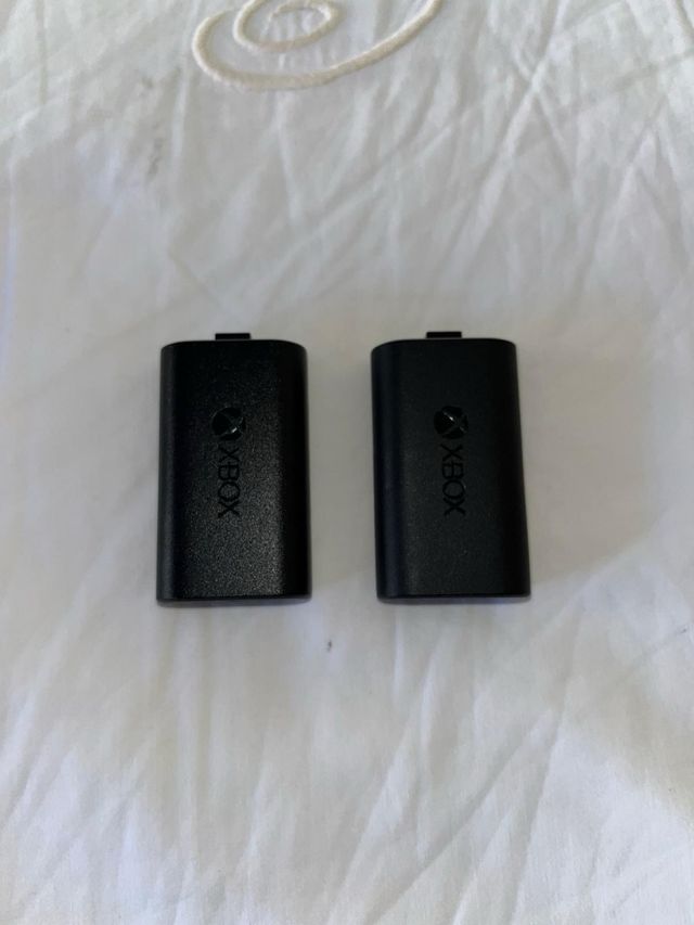 Xbox One S All Digital + 2 mandos