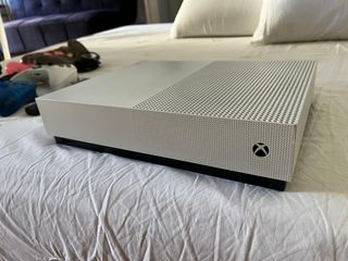 Xbox One S All Digital + 2 mandos