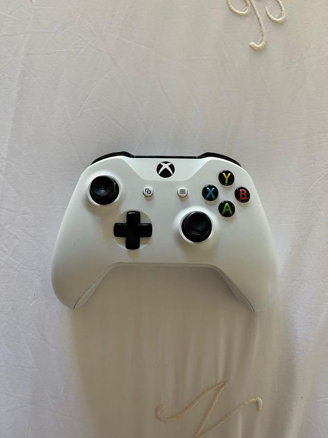 Xbox One S All Digital + 2 mandos