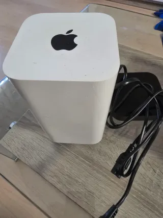 Apple AirPort Time Capsule + Apple TV