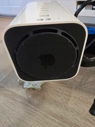 Apple AirPort Time Capsule + Apple TV