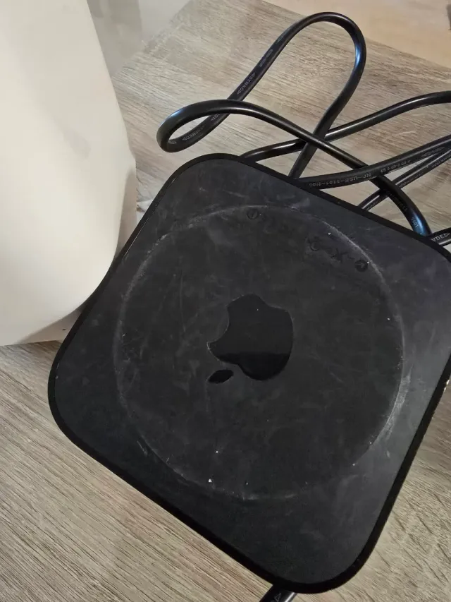 Apple AirPort Time Capsule + Apple TV