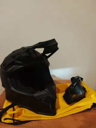 Casco moto campo 130R con gafas. Talla M(57-58)