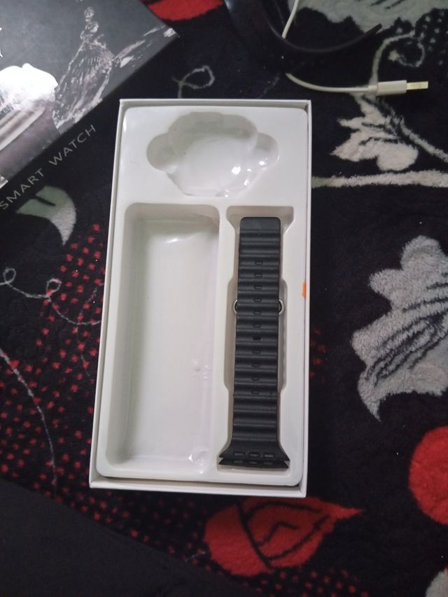 Reloj Inteligente Negro y Plateado