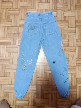 Pantalones vaqueros customizados