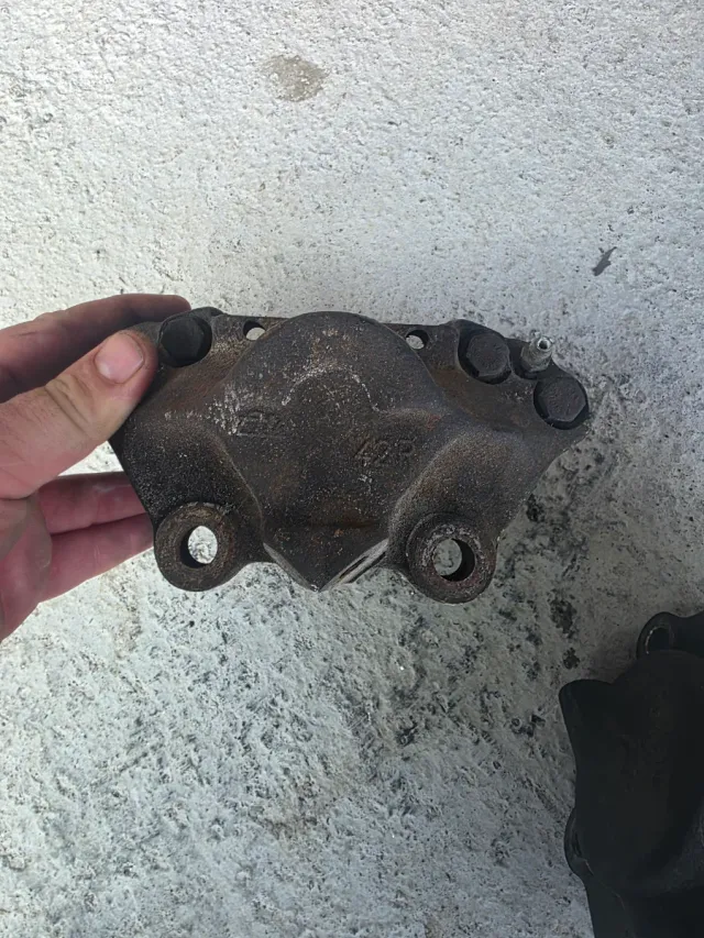 Pinzas de freno Originales BMW 320 E21 Delanteras