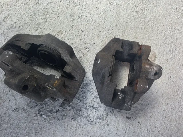 Pinzas de freno Originales BMW 320 E21 Delanteras