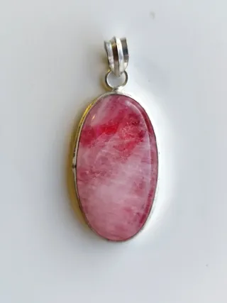 Colgante de piedra lunar rosa natural