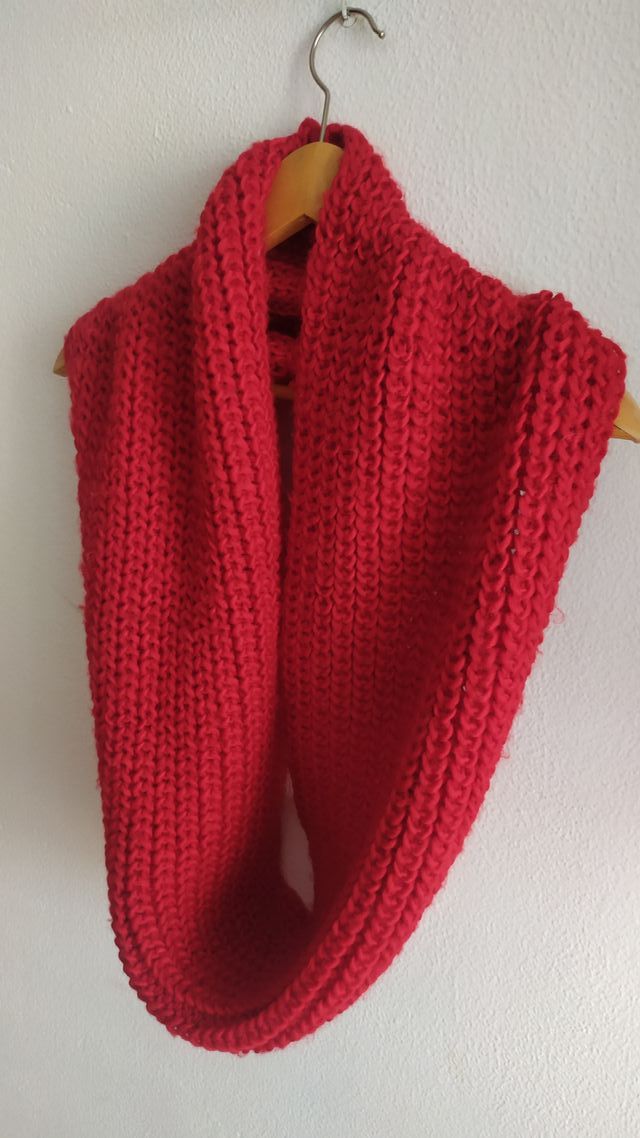 Bufanda tipo cuello granate